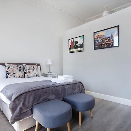 Modern Studio Apartment In Prime Central Location Единбург Екстериор снимка